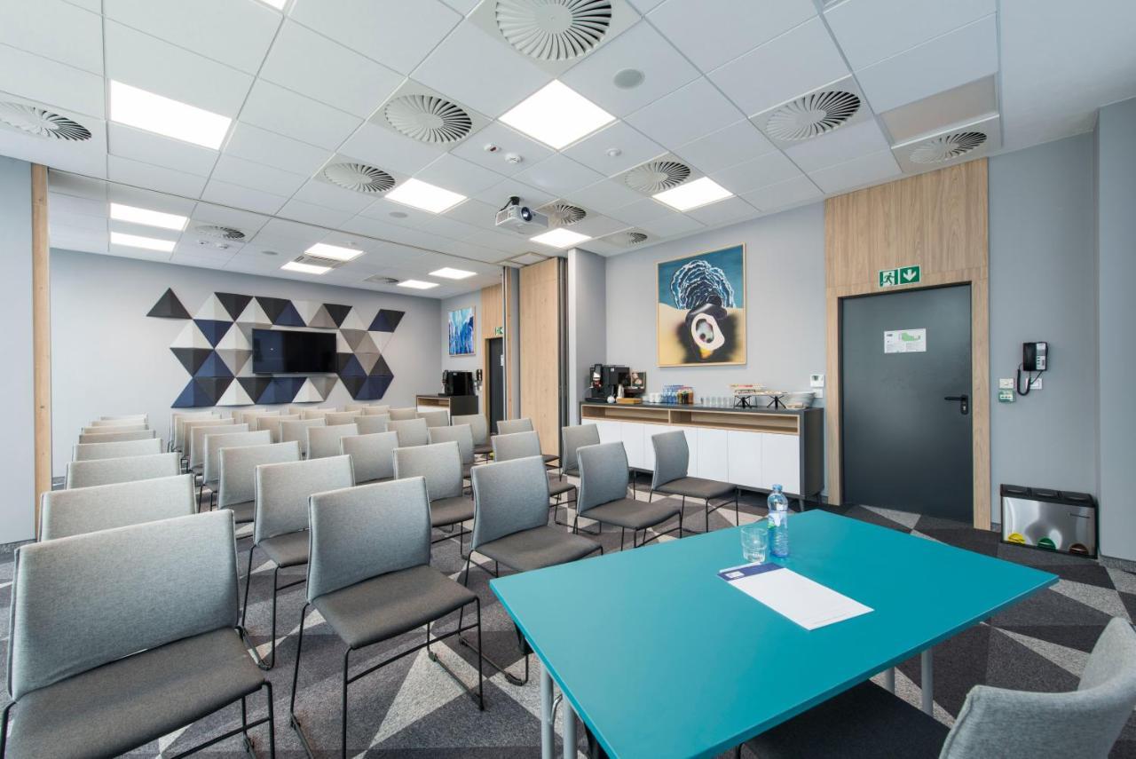 Holiday Inn Express Warsaw - Mokotow By Ihg Exterior foto