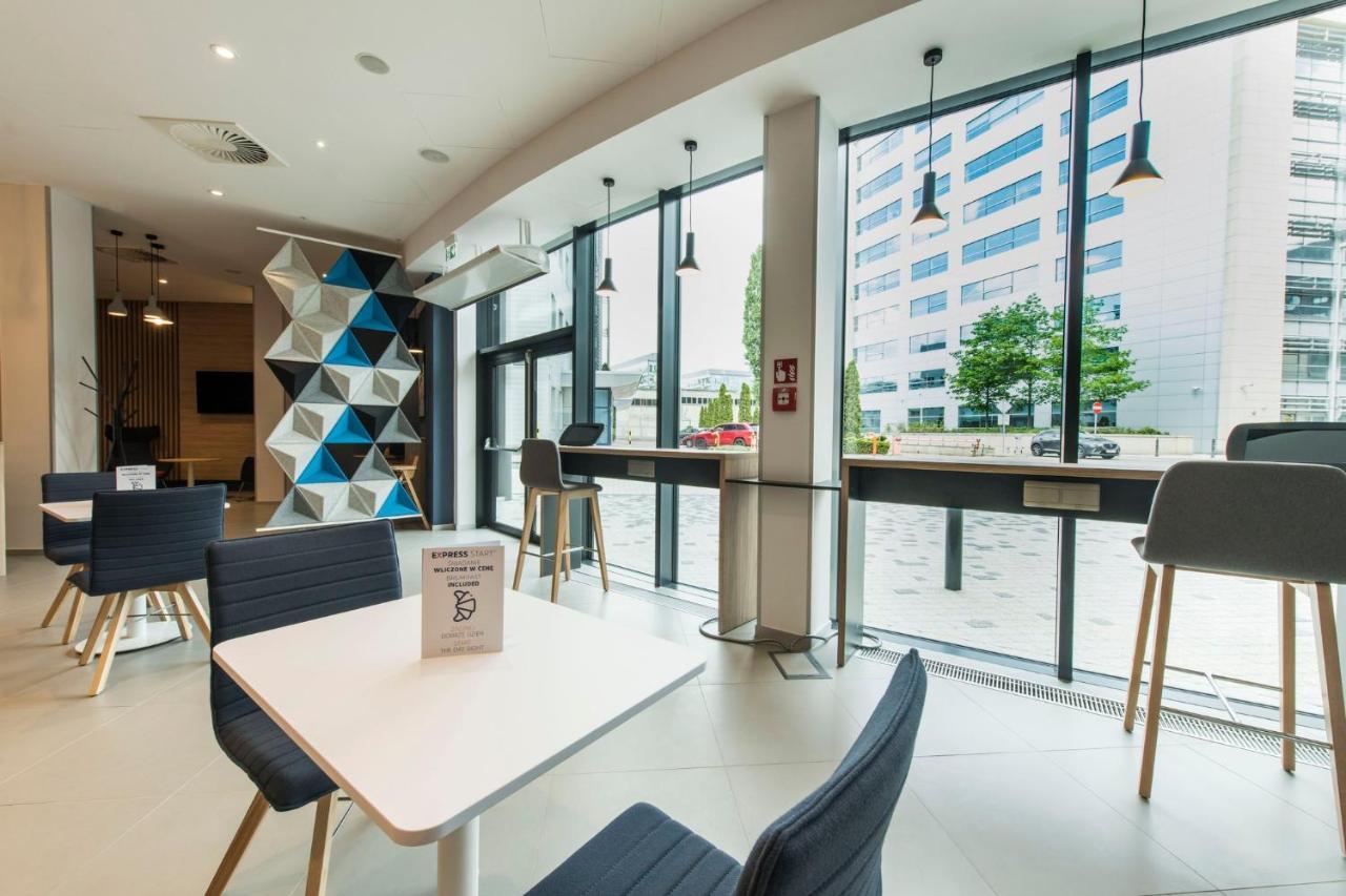 Holiday Inn Express Warsaw - Mokotow By Ihg Exterior foto